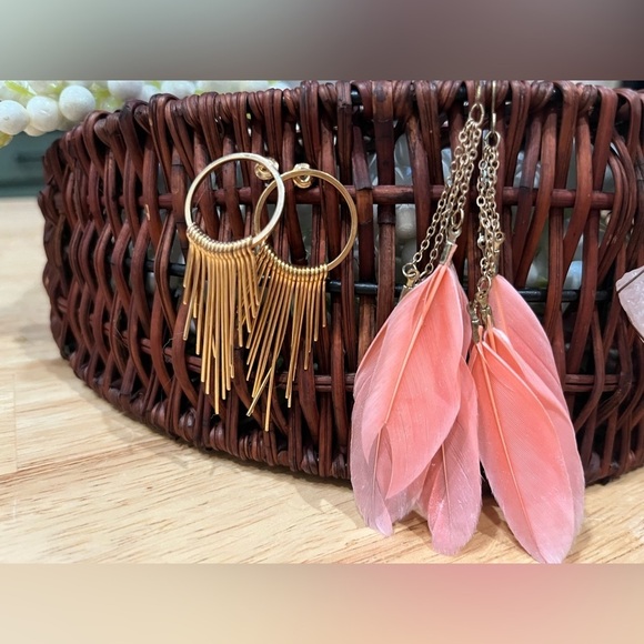 Lot of four pairs dangle earrings. Wire wrapped boho. Quartz. Feathers. Pink. - Picture 3 of 6